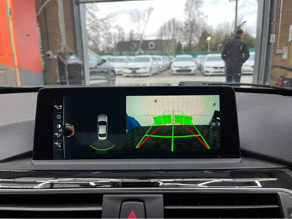 2016 BMW 3 Series - image 19