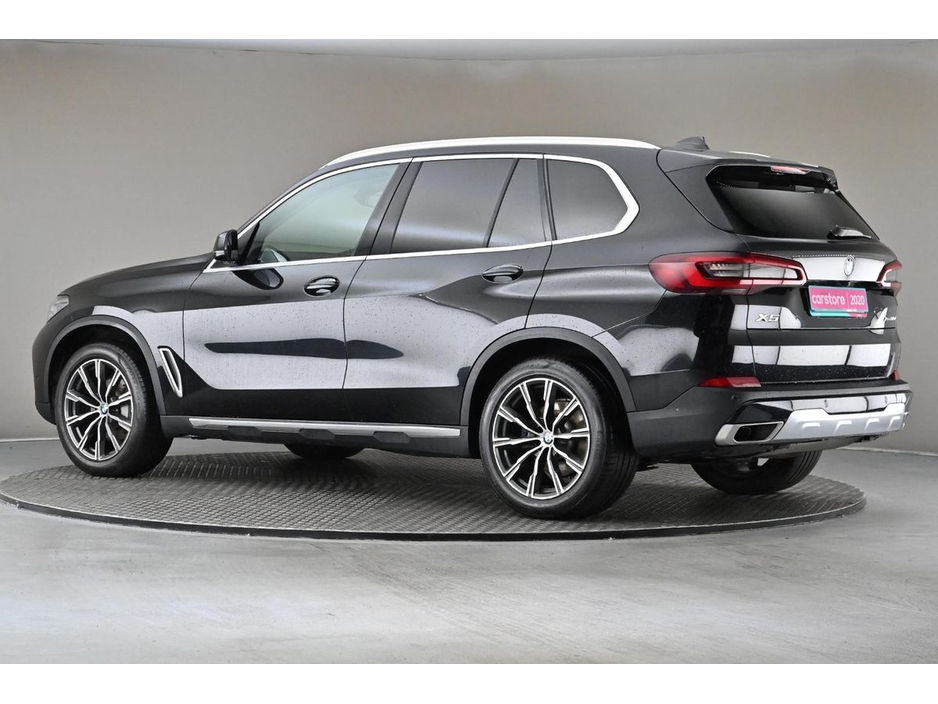 2020 BMW X5 - image 6