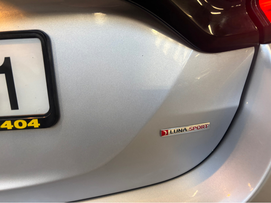 2023 Toyota Yaris - image 7