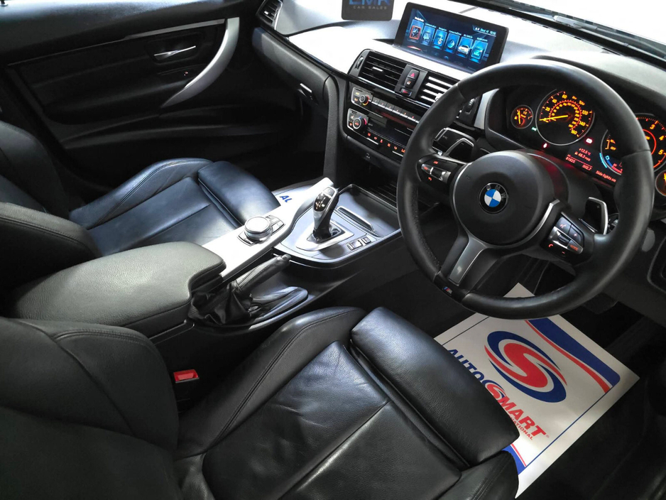 2017 BMW 3 Series - image 12