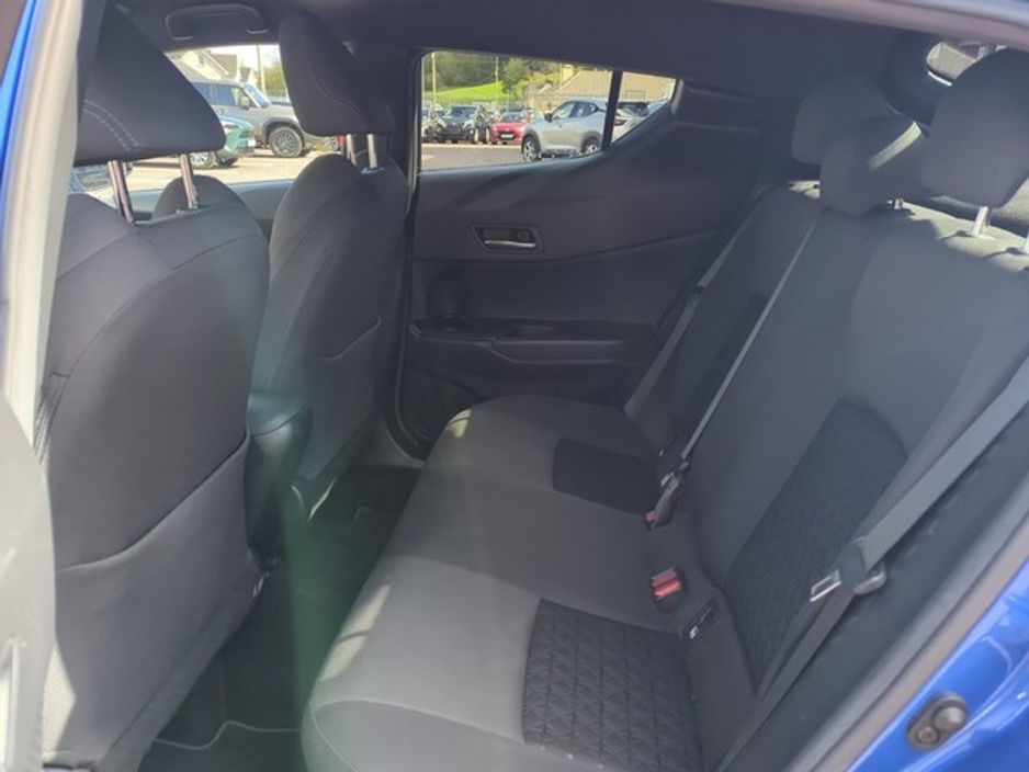 2020 Toyota C-HR - image 7