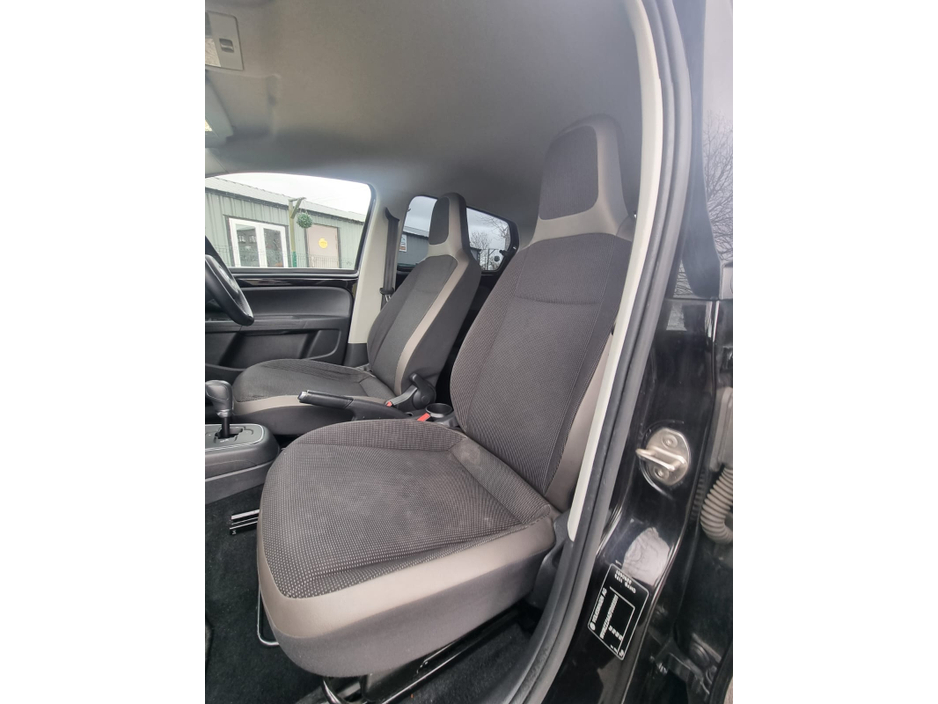 2014 Volkswagen up! - image 17