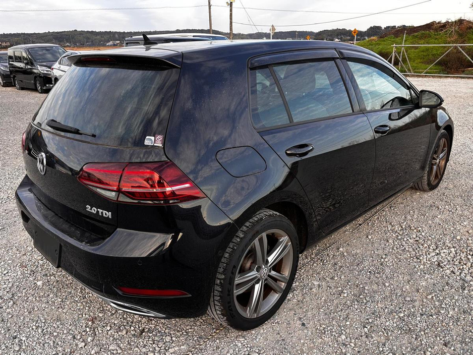 2019 Volkswagen Golf - image 8