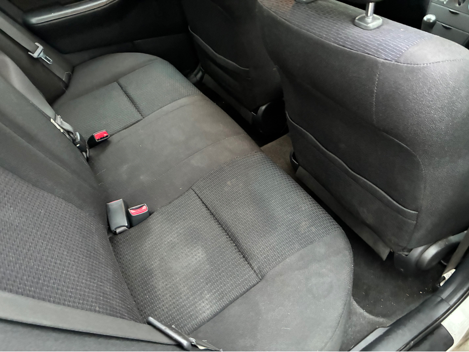 2005 Toyota Corolla - image 15