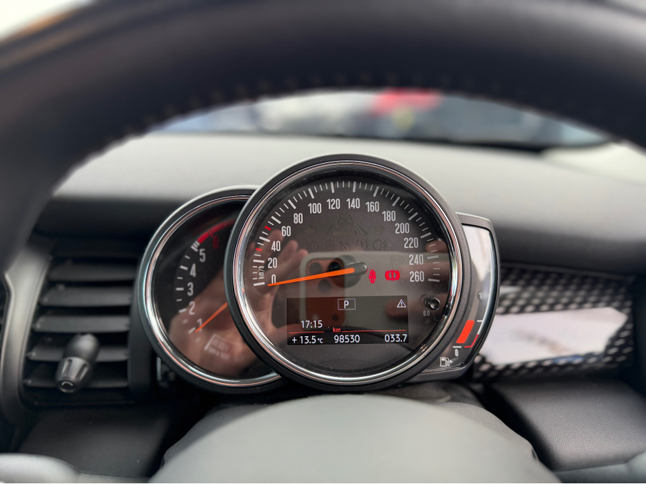 2018 MINI Cooper D - image 16