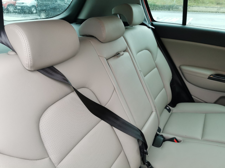 2019 Kia Sportage - image 14