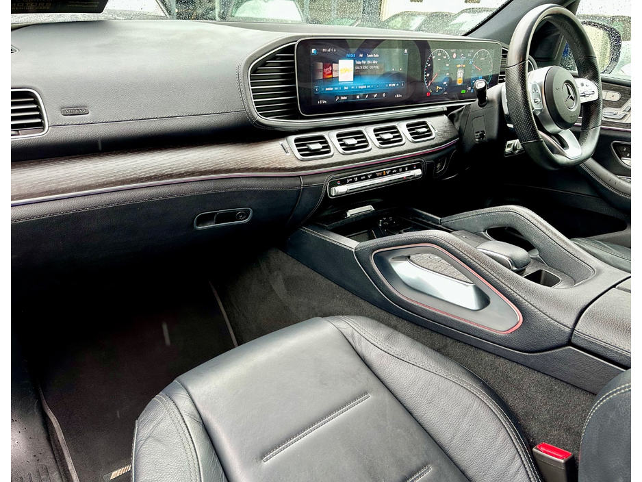 2022 Mercedes-Benz GLE Class - image 8