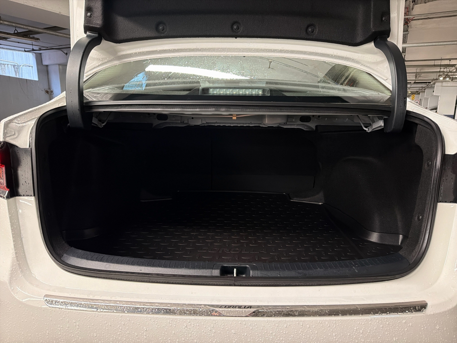 2023 Toyota Corolla HYBRID LUNA AUTO SALOON // TOYOTA SAFETY SENSE // REAR CAMERA // BLUETOOTH // AIR CON // TOYOTA WARRANTY €27,945