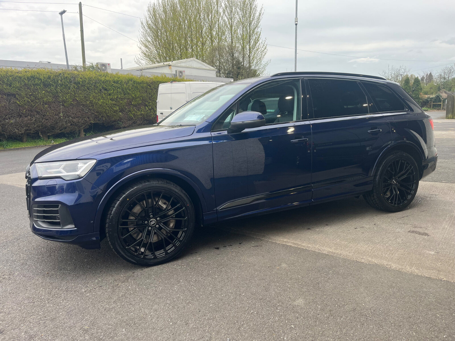 2022 Audi Q7 - image 6