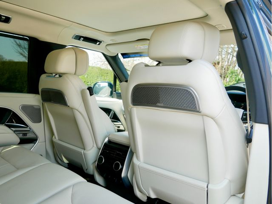 2025 Land Rover Range Rover - image 18