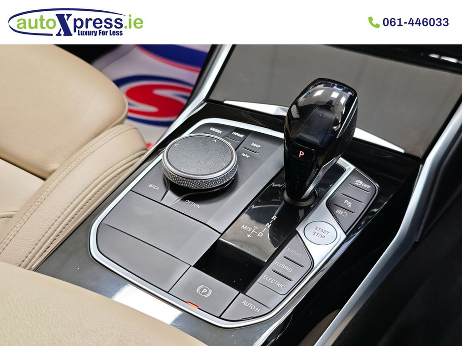 2021 BMW 3 Series - image 22