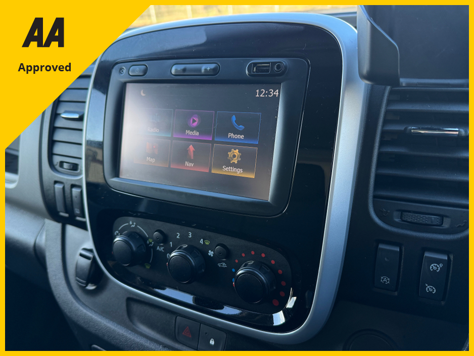 2019 Renault Trafic SPORT NAV  ENERGY 1.6DCI(NO VAT) *1 YEAR UNLIMITED MILEAGE WARRANTY* €13,900