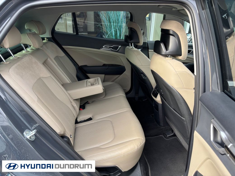 2023 Kia Sportage - image 7