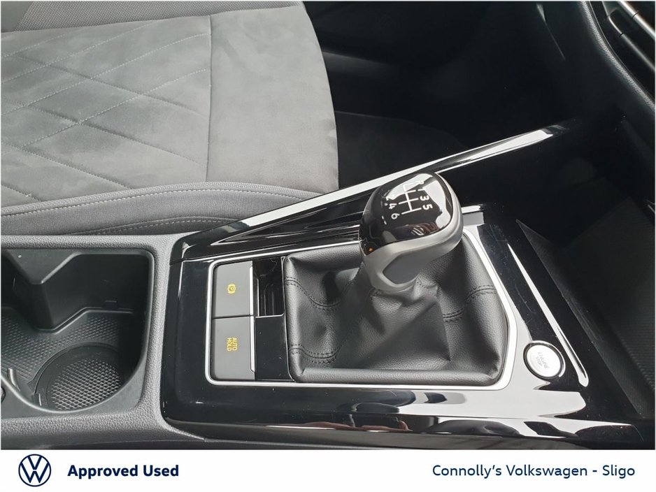 2024 Volkswagen Golf - image 16