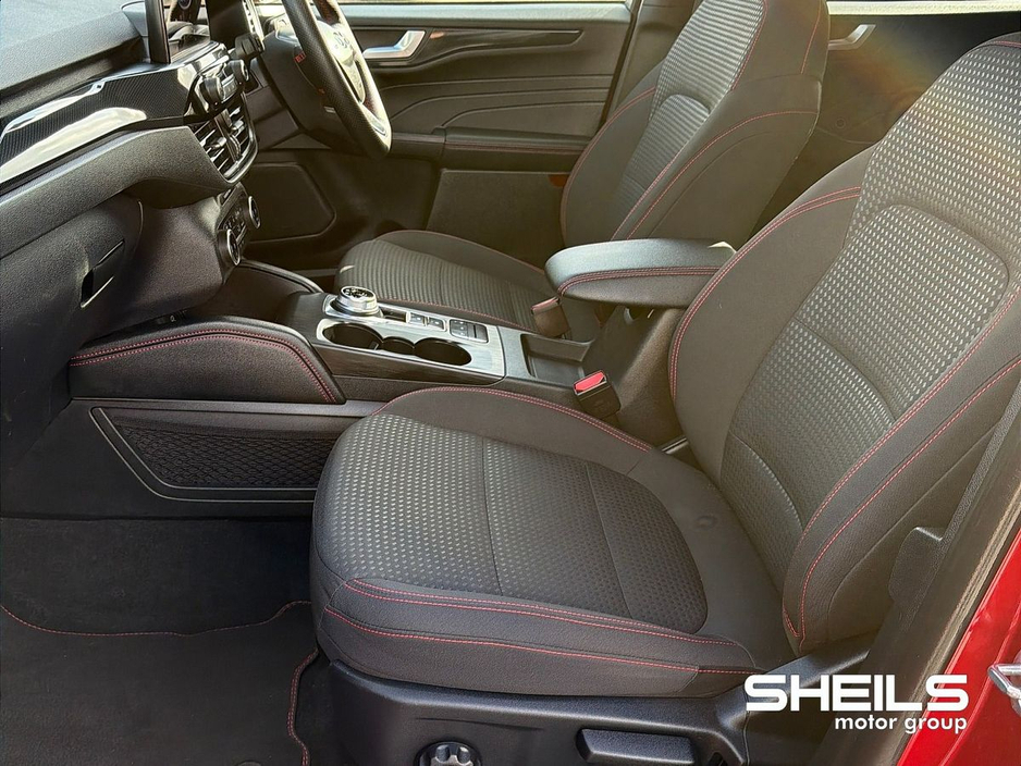 2023 Ford Kuga - image 5