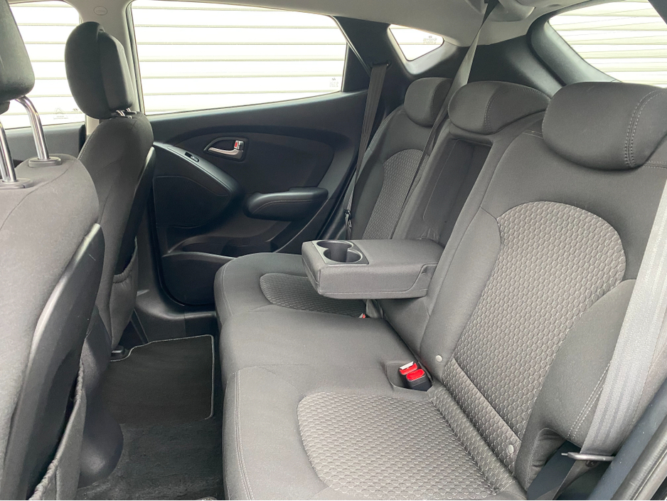 2012 Hyundai ix35 - image 9