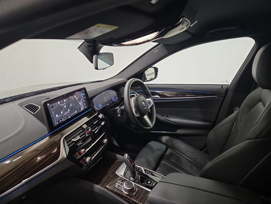 2022 BMW 5 Series 530e xDrive M Sport Saloon €44,950