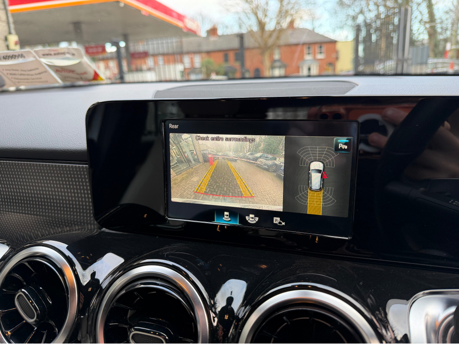 2021 Mercedes-Benz GLB 180 D AUTO 7 5DR €34,950