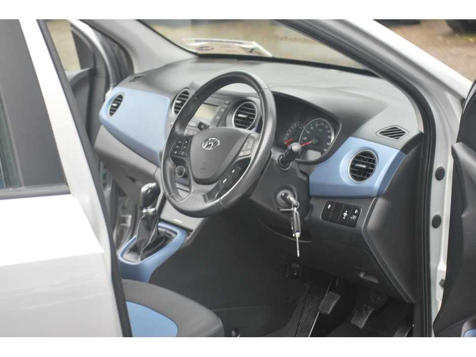 2018 Hyundai i10 - image 10