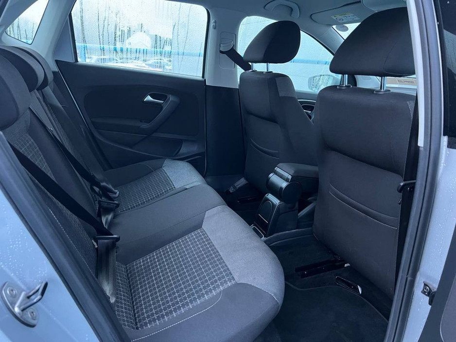 2016 Volkswagen Polo COMFORTLINE 1.2 TSI // FULL SERVICE HISTORY // LOW MILEAGE // DIGITAL CLIMATE CONTROL €13,750