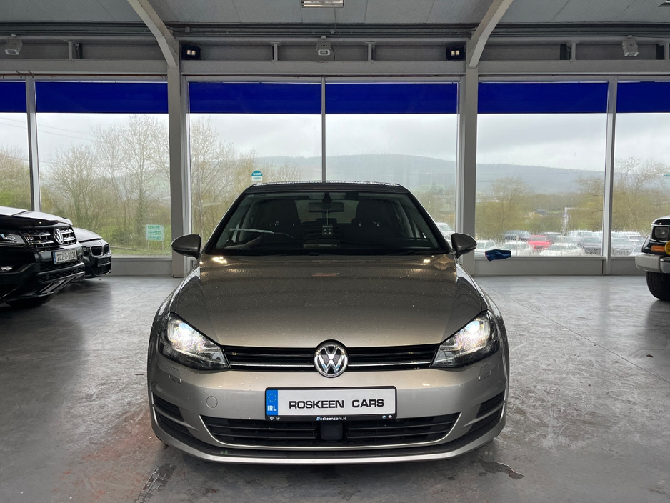 2016 Volkswagen Golf - image 2