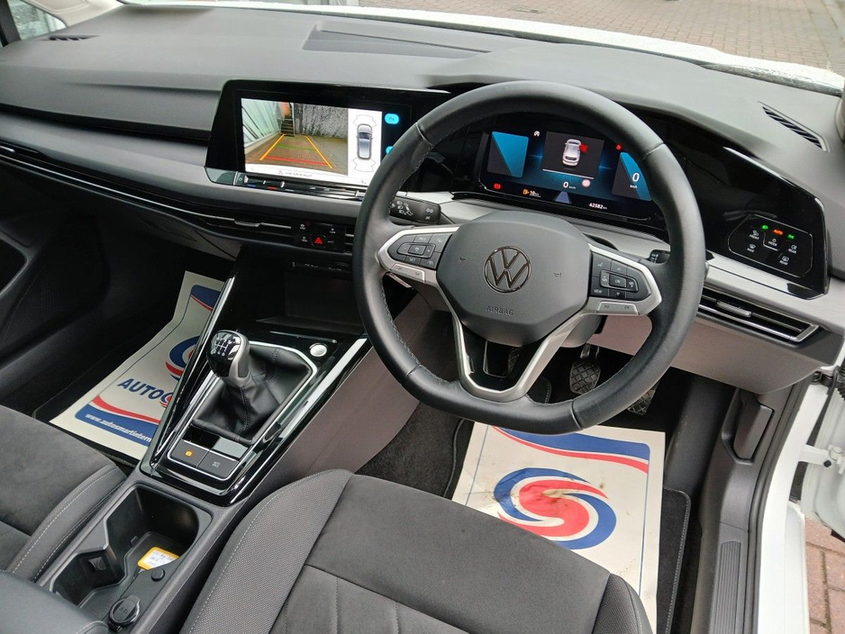 2023 Volkswagen Golf 1.5 TSI 130HP Style, White, 1 owner, 42km €29,900