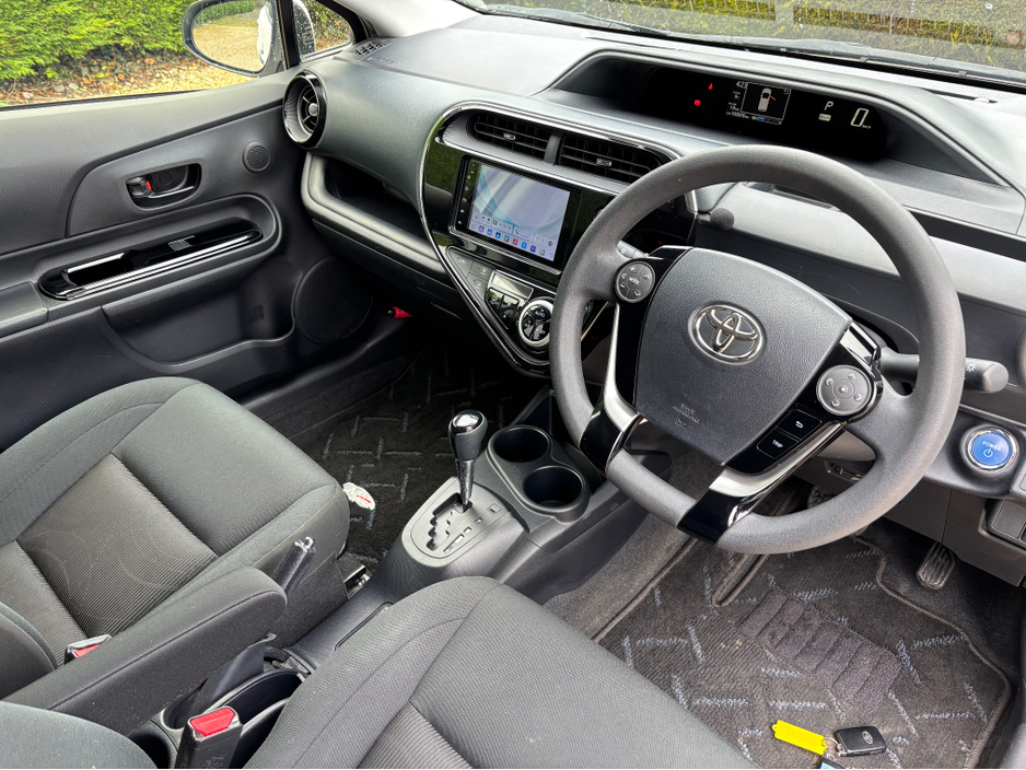 2018 Toyota Aqua - image 7