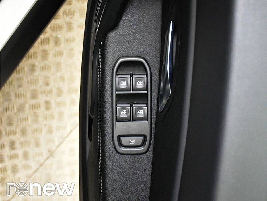 2022 Dacia Duster - image 24