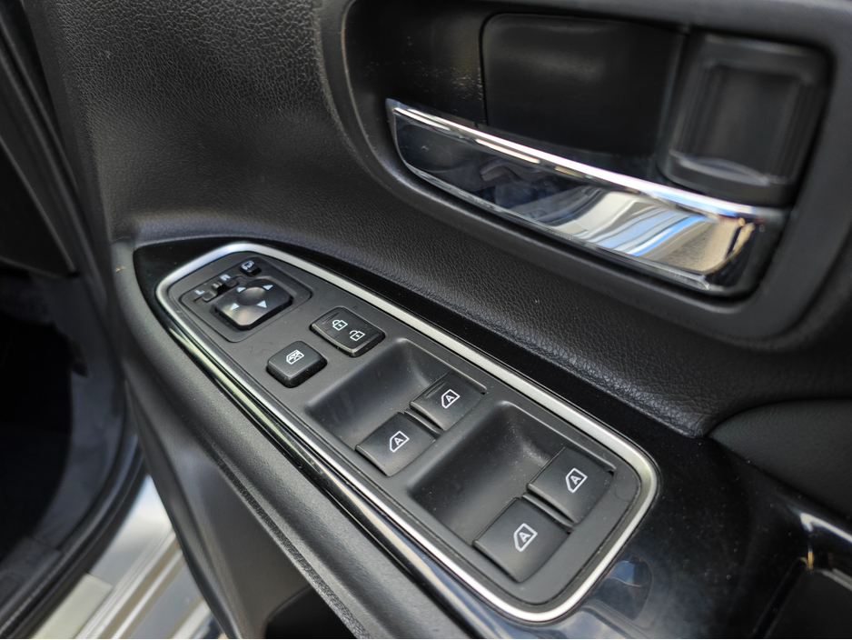 2019 Mitsubishi Outlander - image 18