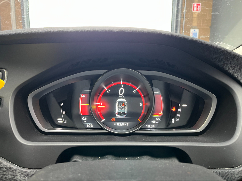 2016 Volvo V40 - image 19