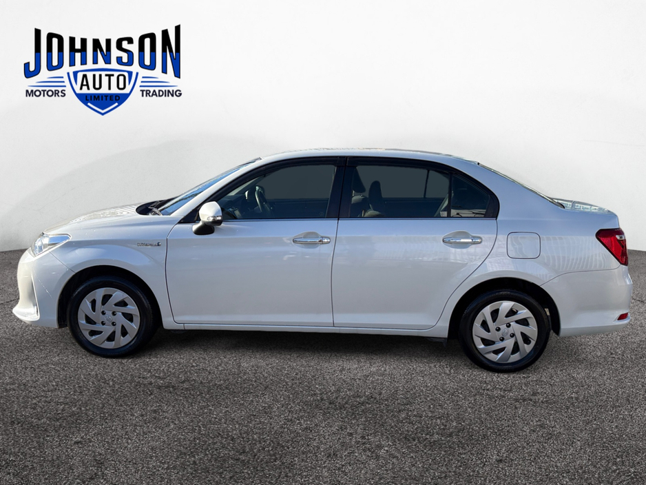 2018 Toyota Corolla - image 2