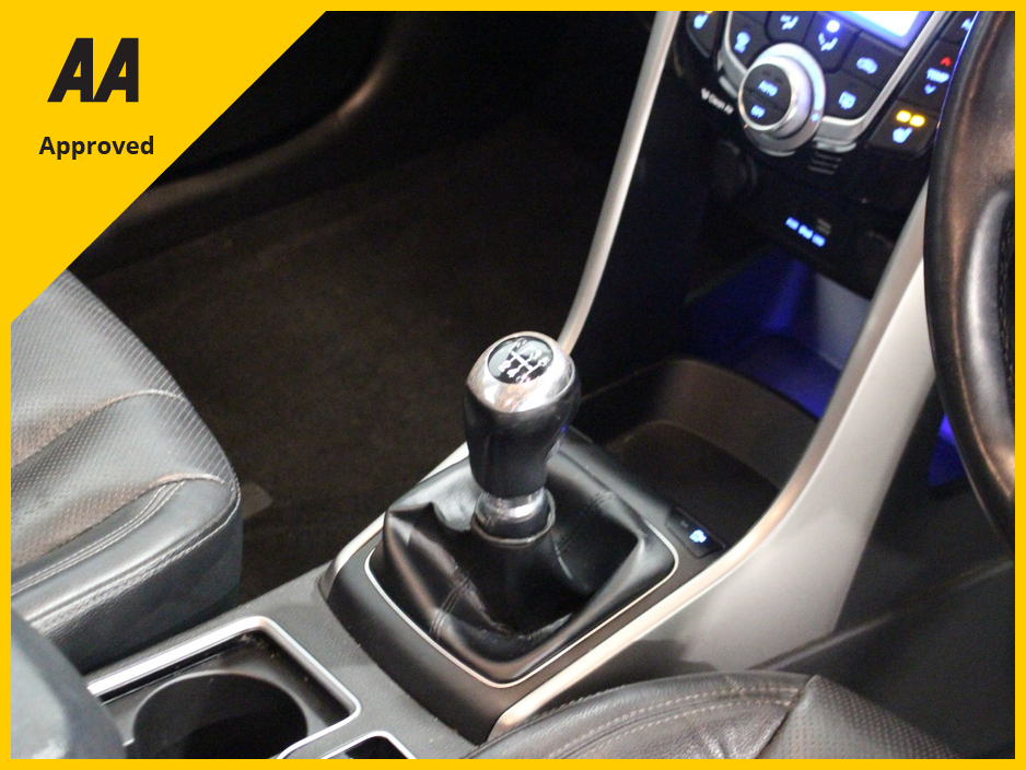 2016 Hyundai i30 - image 17