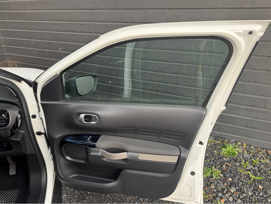 2015 Citroen C4 Cactus 1.2 PURETECH FEEL 5DR €6,995