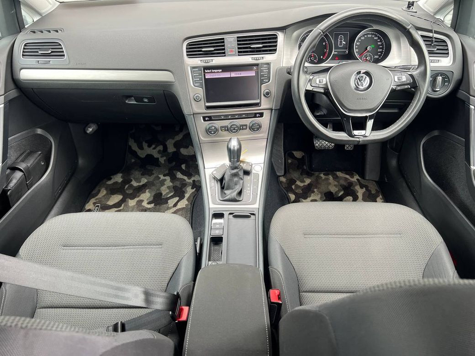 2015 Volkswagen Golf - image 10