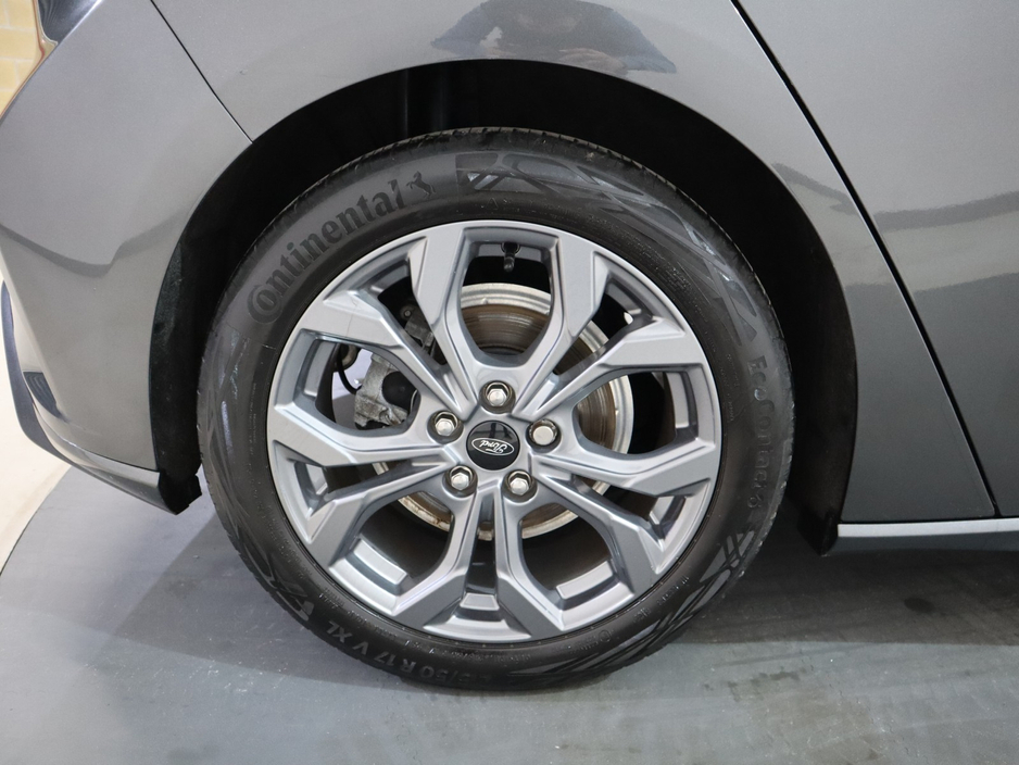 2023 Ford Focus - image 11