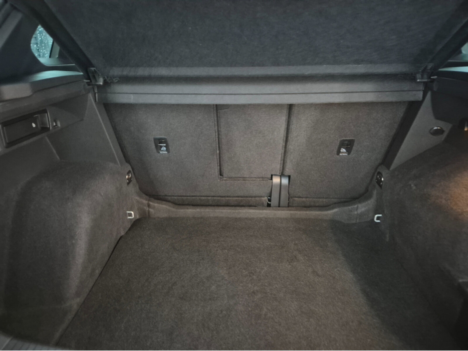 2021 Volkswagen Tiguan - image 21