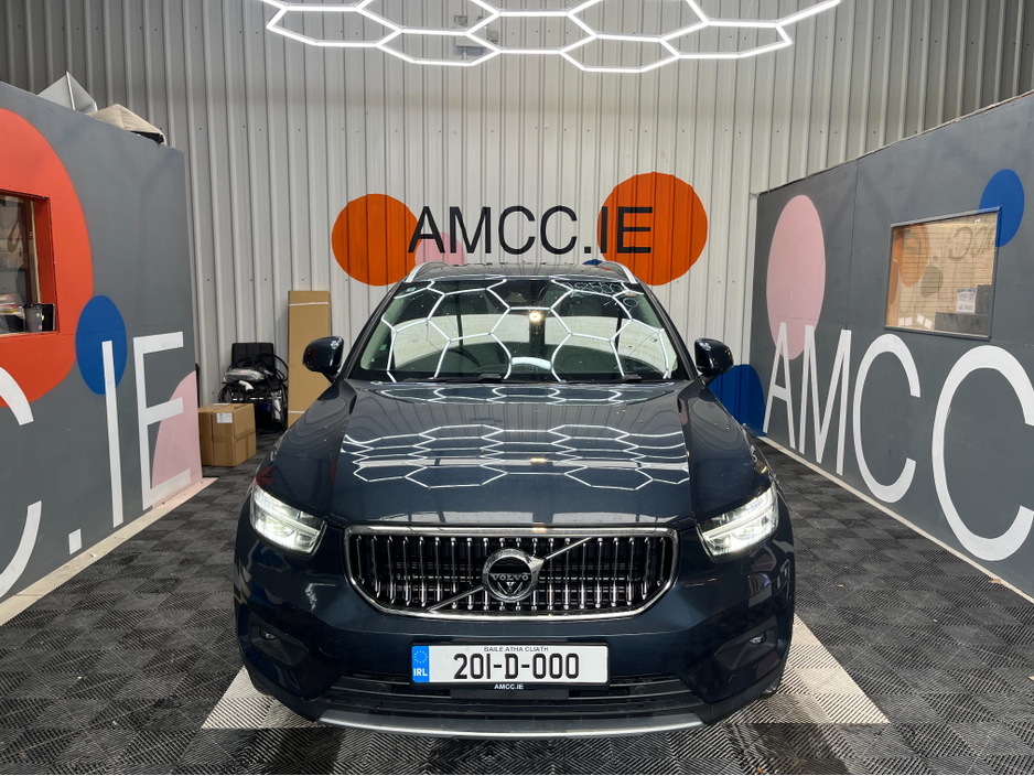 2020 Volvo XC40 - image 6