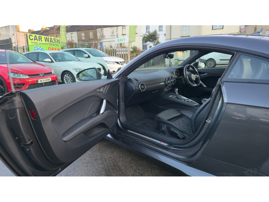 2015 Audi TT - image 12