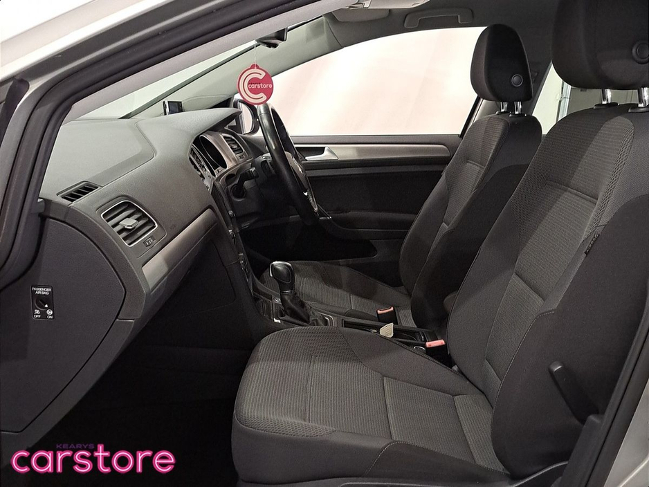 2015 Volkswagen Golf - image 9