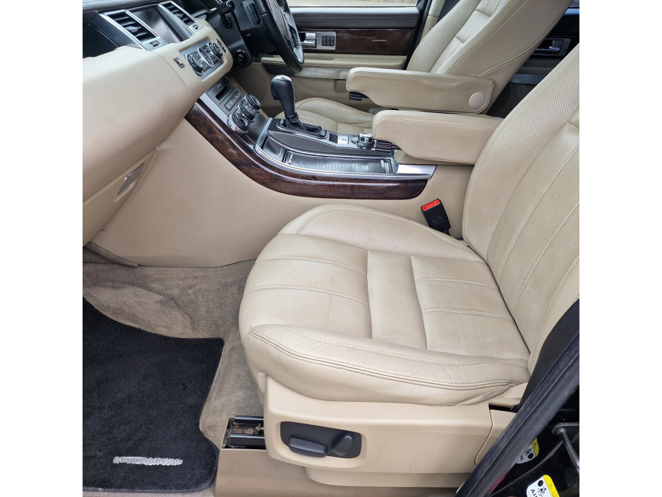 2011 Land Rover Range Rover Sport - image 9