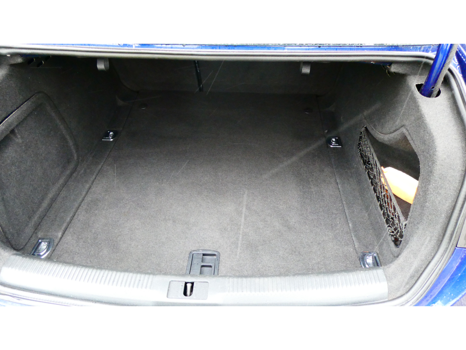 2015 Audi A4 - image 8