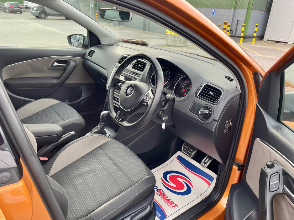 2015 Volkswagen Polo - image 15