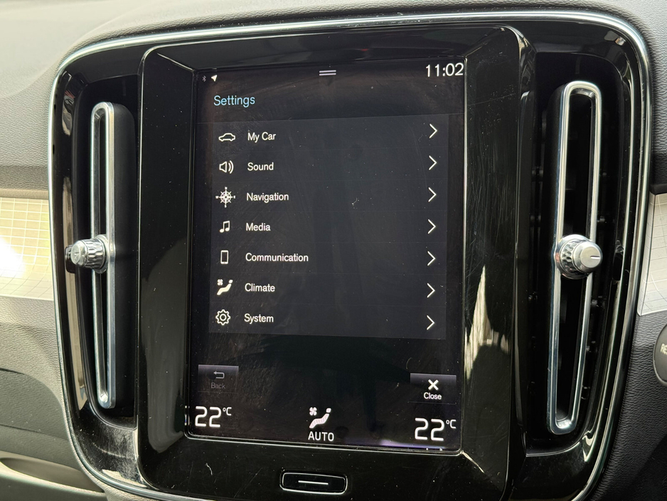 2023 Volvo XC40 - image 19