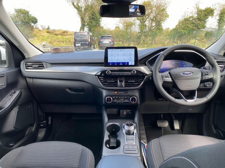 2023 Ford Kuga - image 9