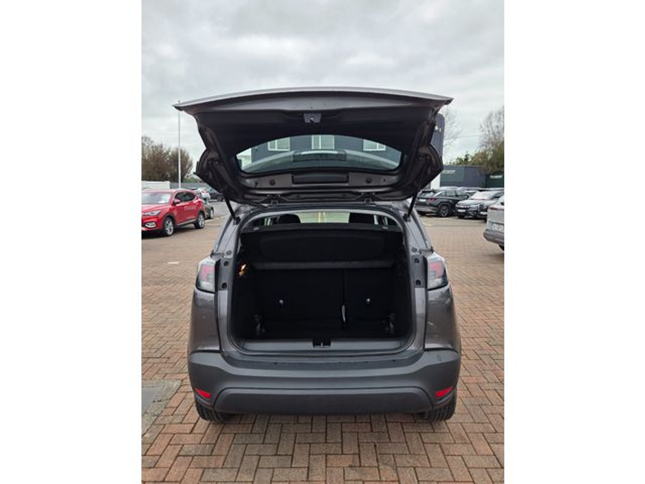 2022 Opel Crossland - image 6