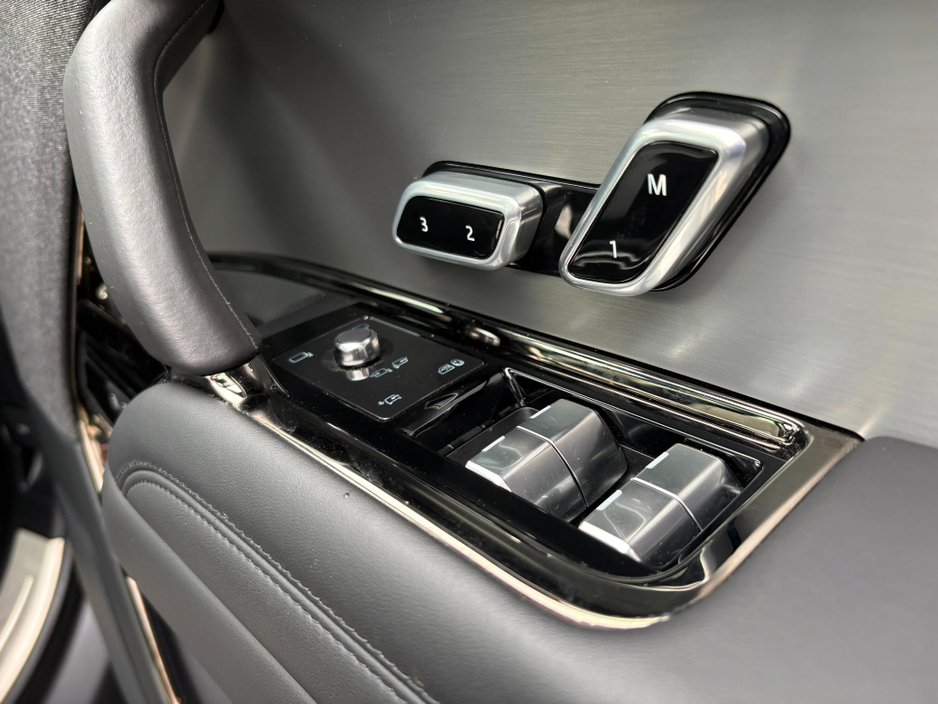 2025 Land Rover Range Rover Sport - image 17