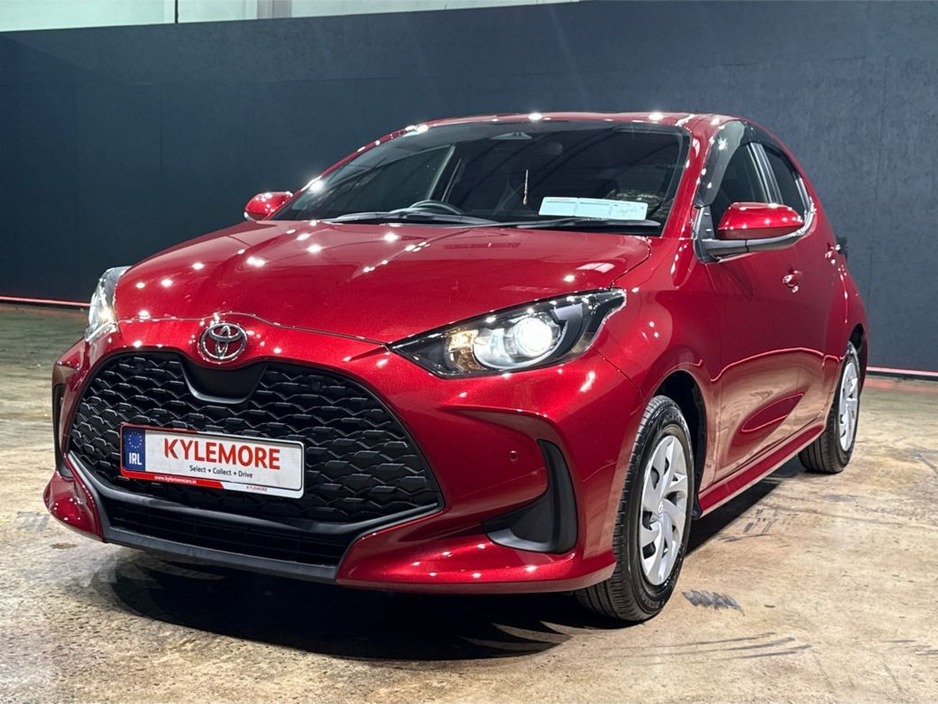 2025 Toyota Yaris - image 7