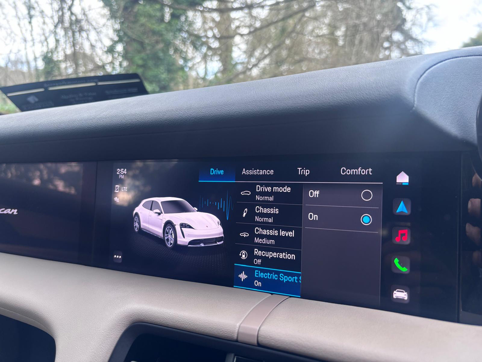 2022 Porsche Taycan - image 27