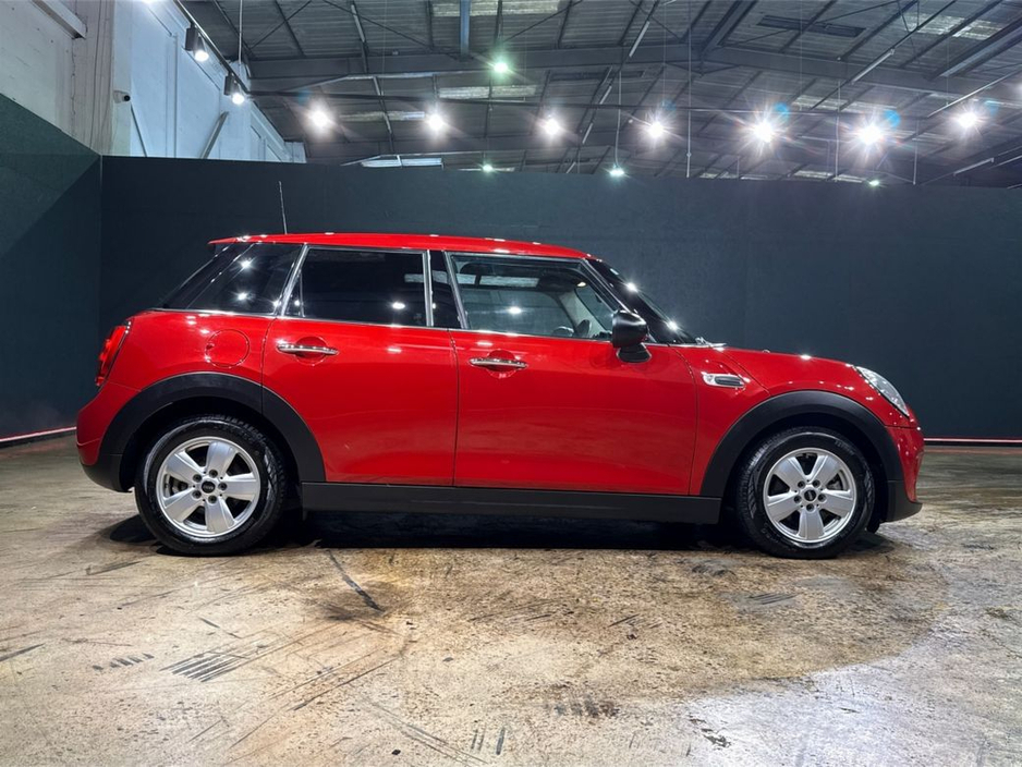 2018 MINI One - image 2