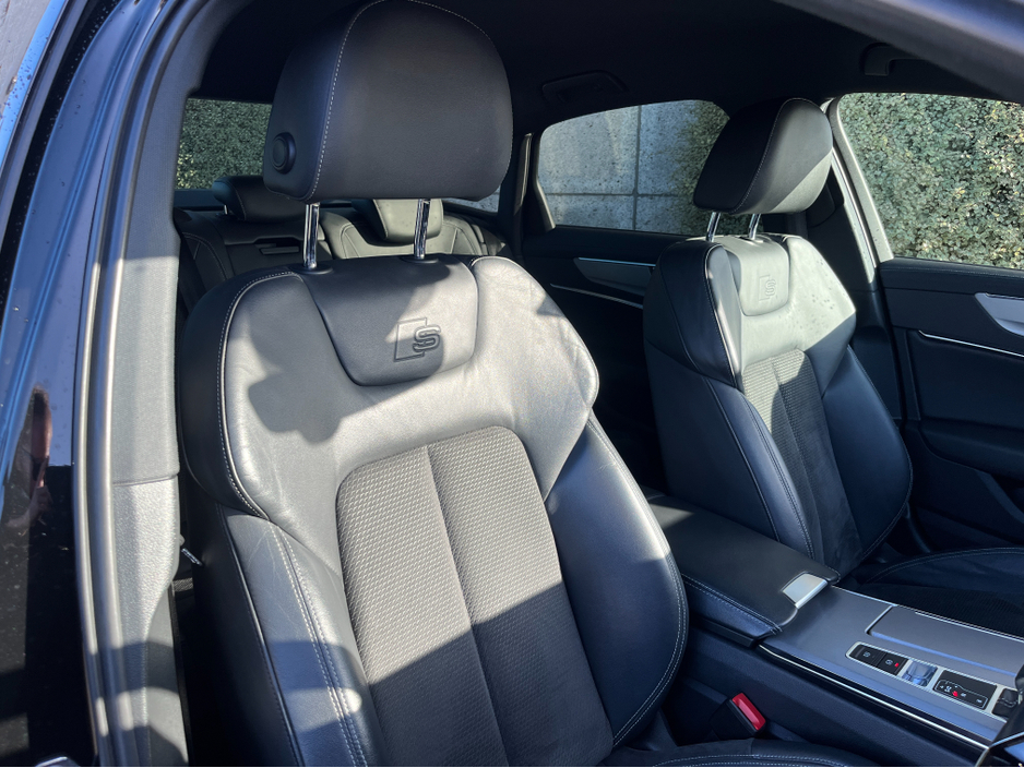 2020 Audi A6 - image 10